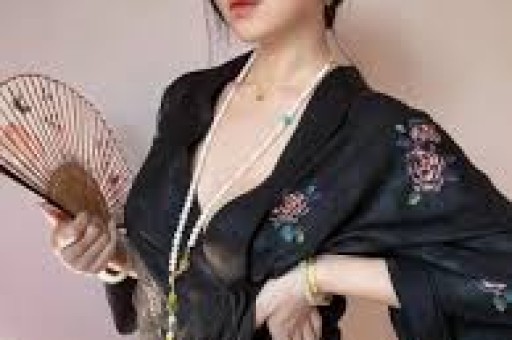 出道30多年老戏骨二婚娶小16岁娇妻收入却不及妻子的十分之一