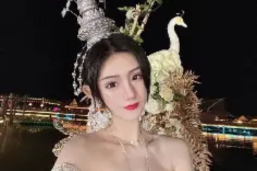 鸿蒙版小红书带来分屏导航、隔空传送等独家功能AI搜索和直播体验双升级